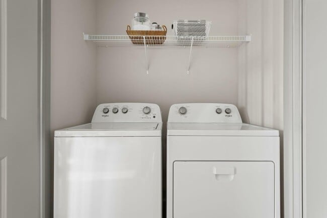 The Ellison - Laundry Included