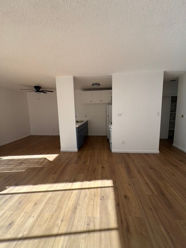 Photo - 1542 Hi Point St Unit 7