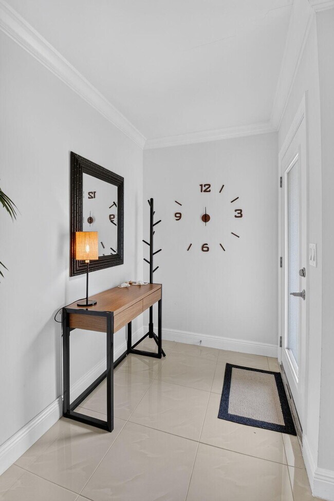 Photo - 700 NE 70th St