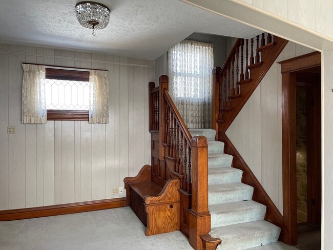 Photo - Cute & Retro 3 Bedroom Home in Midtown w/ Garage!