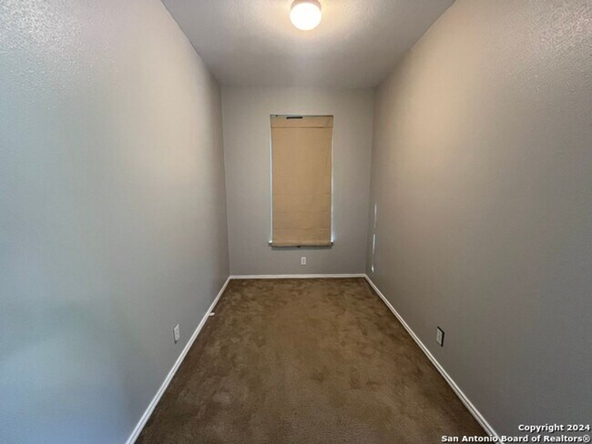5302 Lowry Peterson