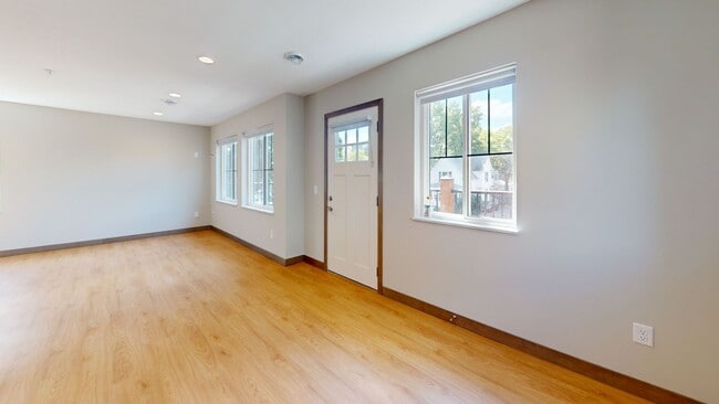 Photo - 1215 SE 8th St Unit #3