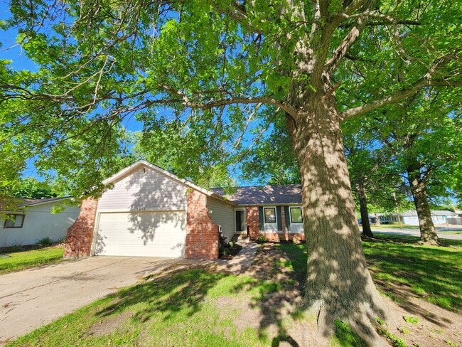 Building Photo - 3514 SW Kiowa St