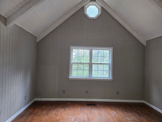 Photo - 3 Bedroom House in East Brainerd TN; ALL UTILITIES INCLUDED!