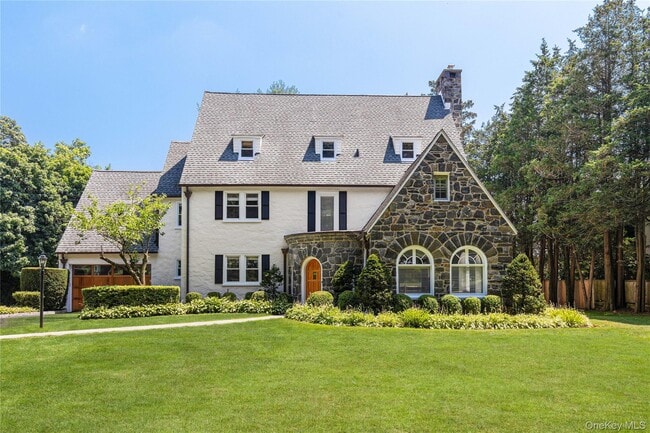 Photo - 30 Park Dr N