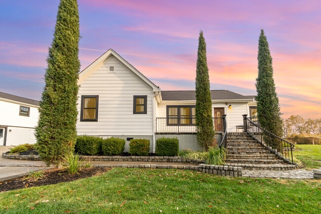 Photo - 508 Farrell Dr House