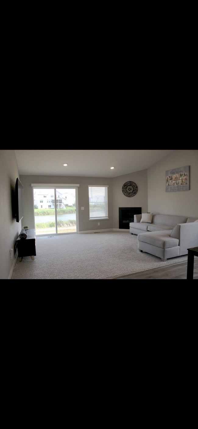 Photo - 11624 Pineridge Way N