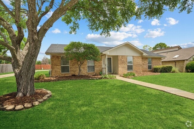 Building Photo - Freshly renovated 3 bedroom in Lewisville Rental
