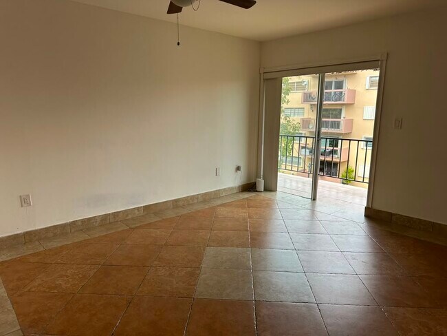399 NW 72nd Ave Unit 310