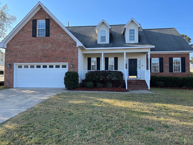 Building Photo - Jack Britt School District! 5br, 2.5 ba