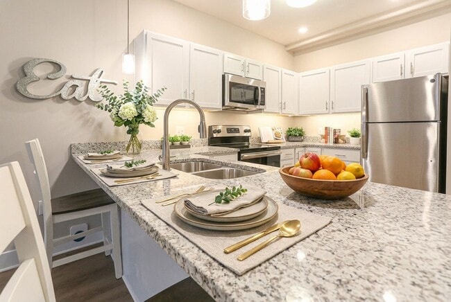 Building Photo - Gateway Crossing