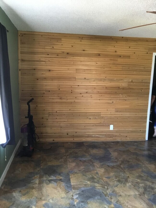 Photo - 1600 Kings Rd