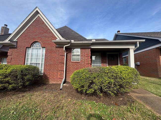 Photo - 615 W Ashley Glen Cir