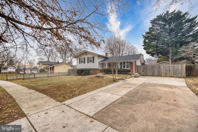 Building Photo - 4111 Landgreen St