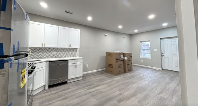 Photo - Modern 3 Bed / 1 Bath Rental