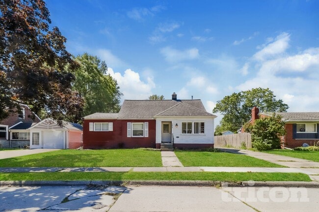 Building Photo - 22030 Harper Lake Ave