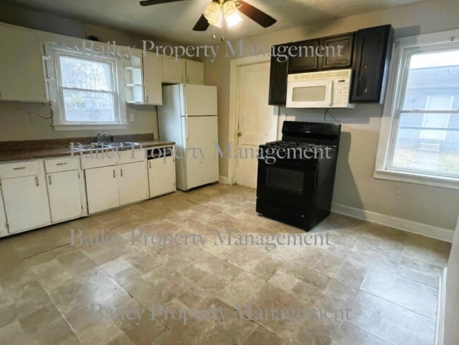 Photo - 4170 Hazelwood Ave