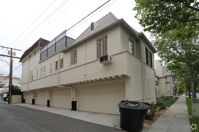 Photo - 153 S Camden Dr