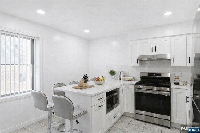 Photo - 700 Schuyler Ave Unit G34