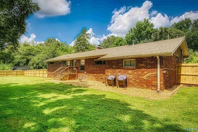 Photo - 508 Cole Dr SE