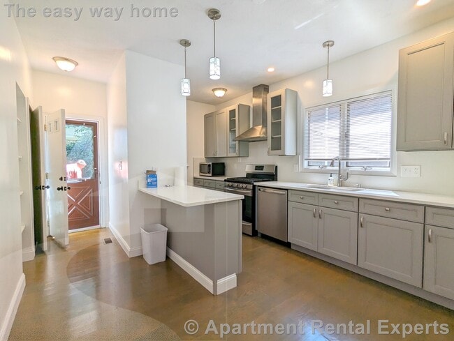 Building Photo - 108 W Quincy St Unit 1