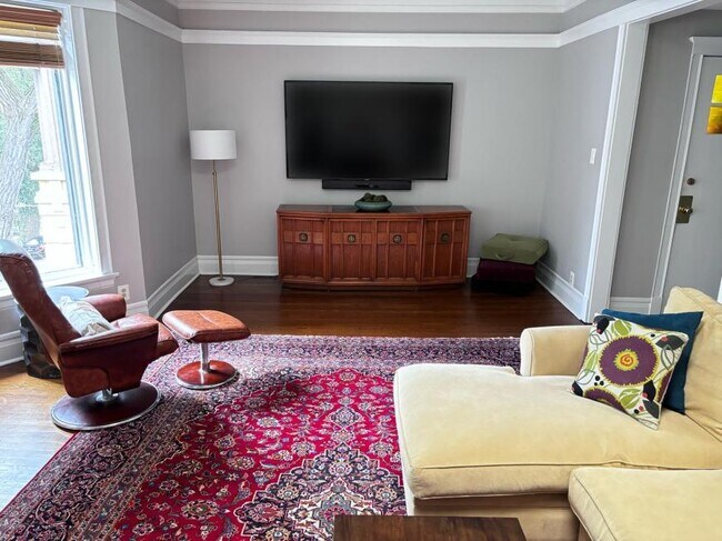 Photo - 2 bedroom in Chicago IL 60613 Unit 3W