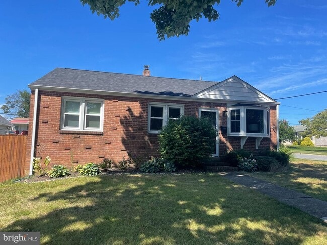 Building Photo - 201 Rosemont Dr Rental