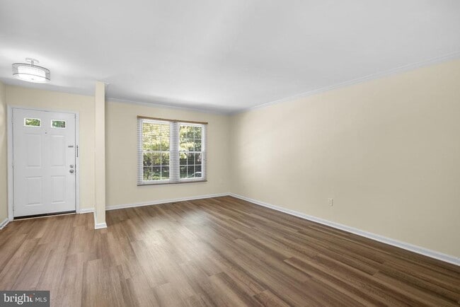 Building Photo - 2915 Mozart Dr