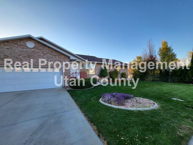 Photo - 572 S 1750 E St