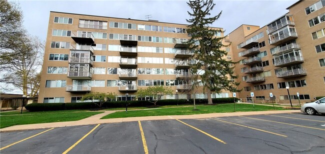 Photo - 1400 East Ave Condo