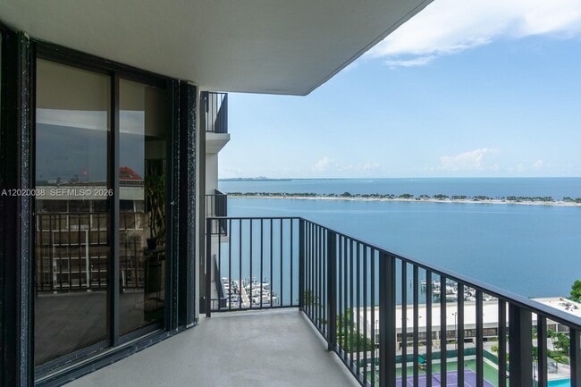 Building Photo - 1901 Brickell Ave Unit B2004