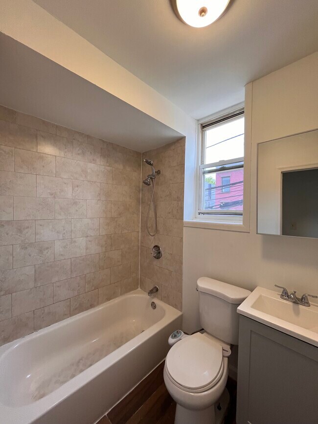 Photo - 89 Belmont Ave Unidad 1L