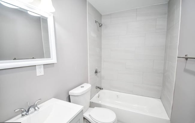 Photo - 449 S Augusta Ave Unidad 1