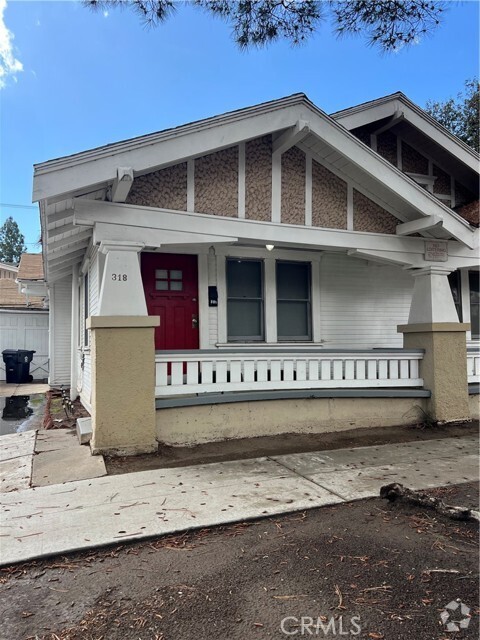 Building Photo - 318 W Walnut St Rental