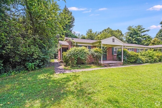 Building Photo - Prime Gastonia Location – Cozy Brick Home ...