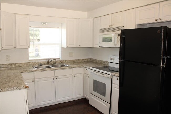 Photo - 3316 26th St W