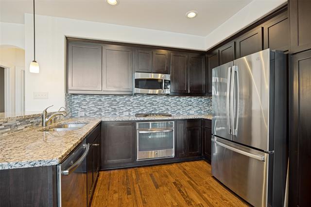 Photo - 7919 Parkwood Blvd