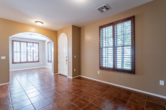 Building Photo - 902 S Adam Way Rental
