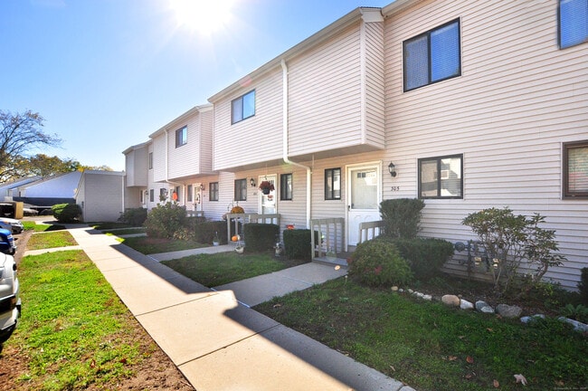 Building Photo - 305 Timber Ln Unit 305