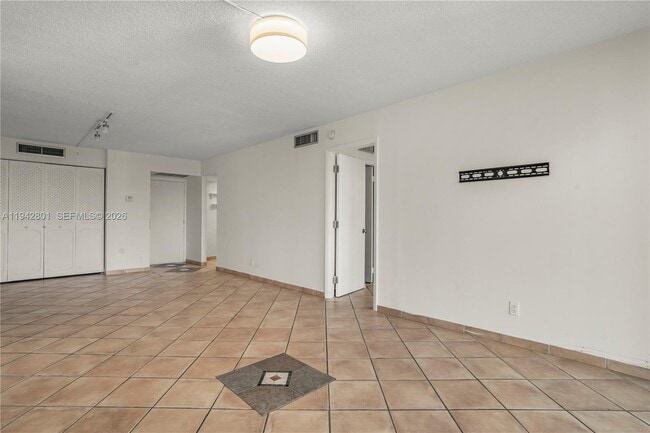 Photo - 20500 W Country Club Dr Unit 607