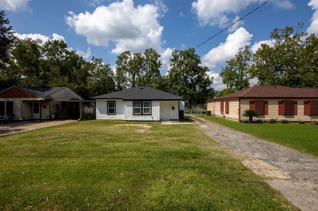 Beautiful 2 Bedroom / 1 Bathroom home in B... - Beautiful 2 Bedroom / 1 Bathroom home in B...