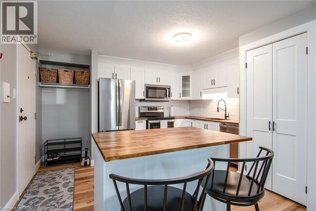 Photo - 339 Northlake Dr Unité 1