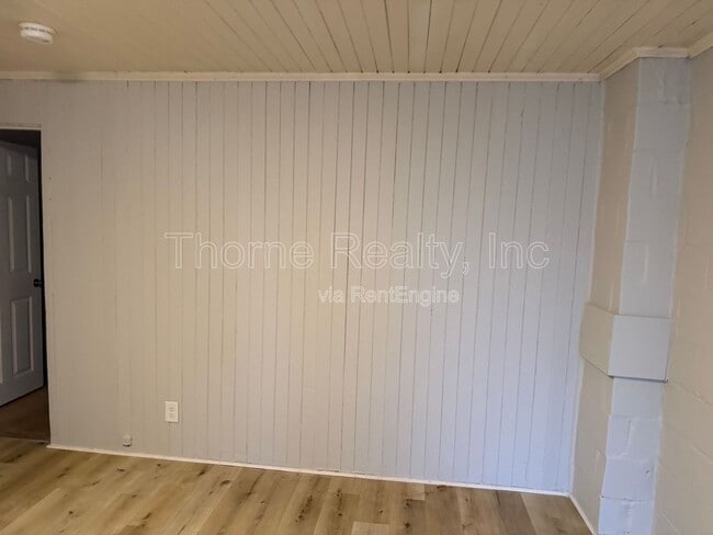 Photo - 1504 Coleman St SE