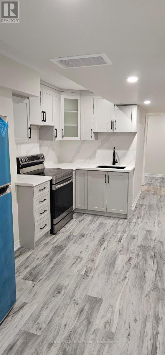 Photo - 1354 Apollo St