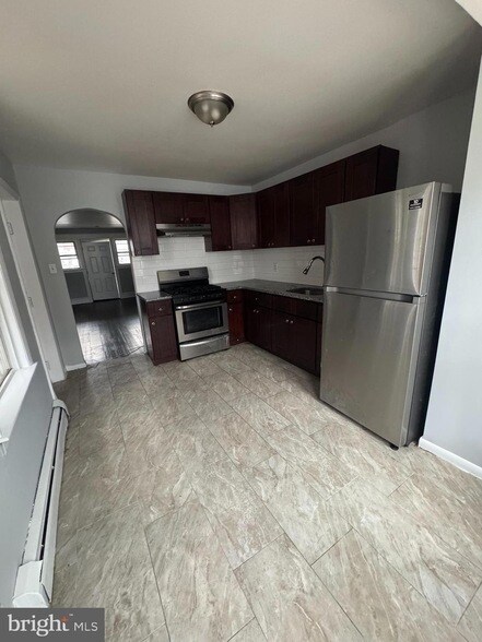 Photo - 841 Bridge St