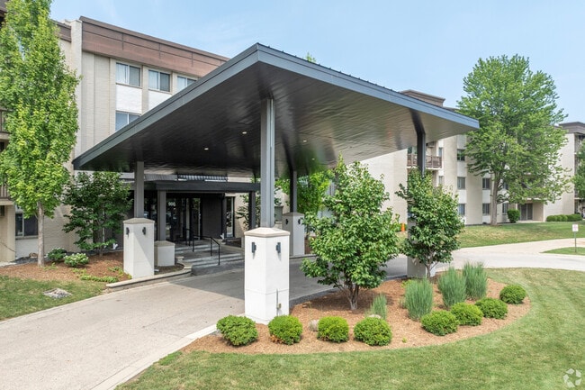 Building Photo - Stonebridge of Arlington Heights Rental