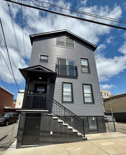 Photo - 106 Jersey St (Harrison, NJ)