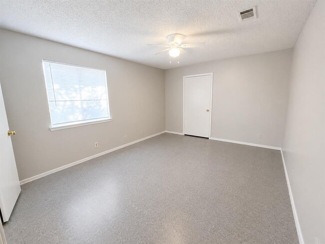 Photo - 507 Thelma Dr