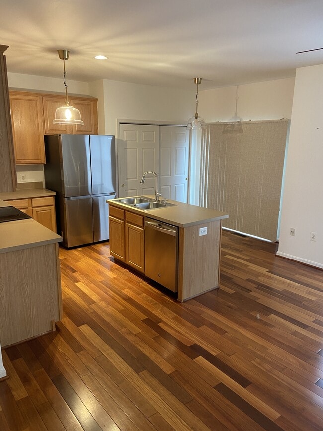 Photo - 42710 Cool Breeze Square