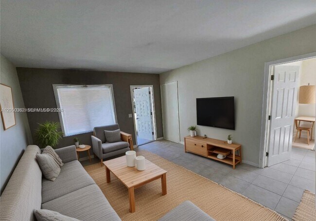 724 SW 7th Terrace Unit 1-2